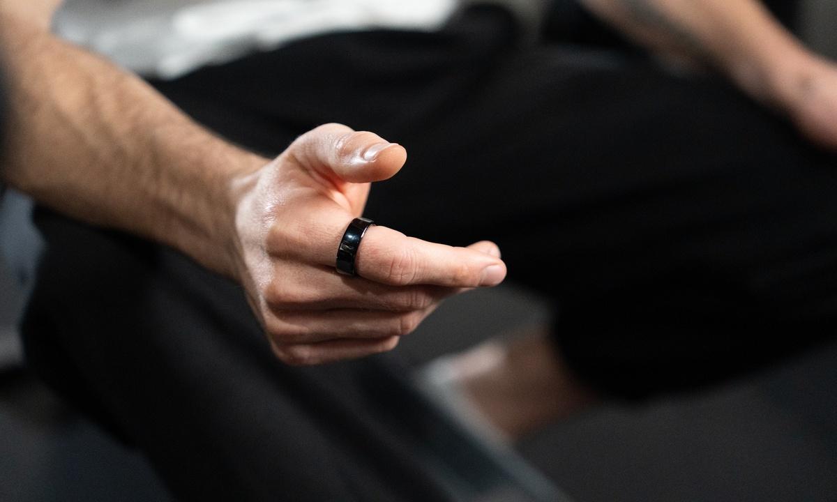 KiWear Smart Ring — ring worn on the finger