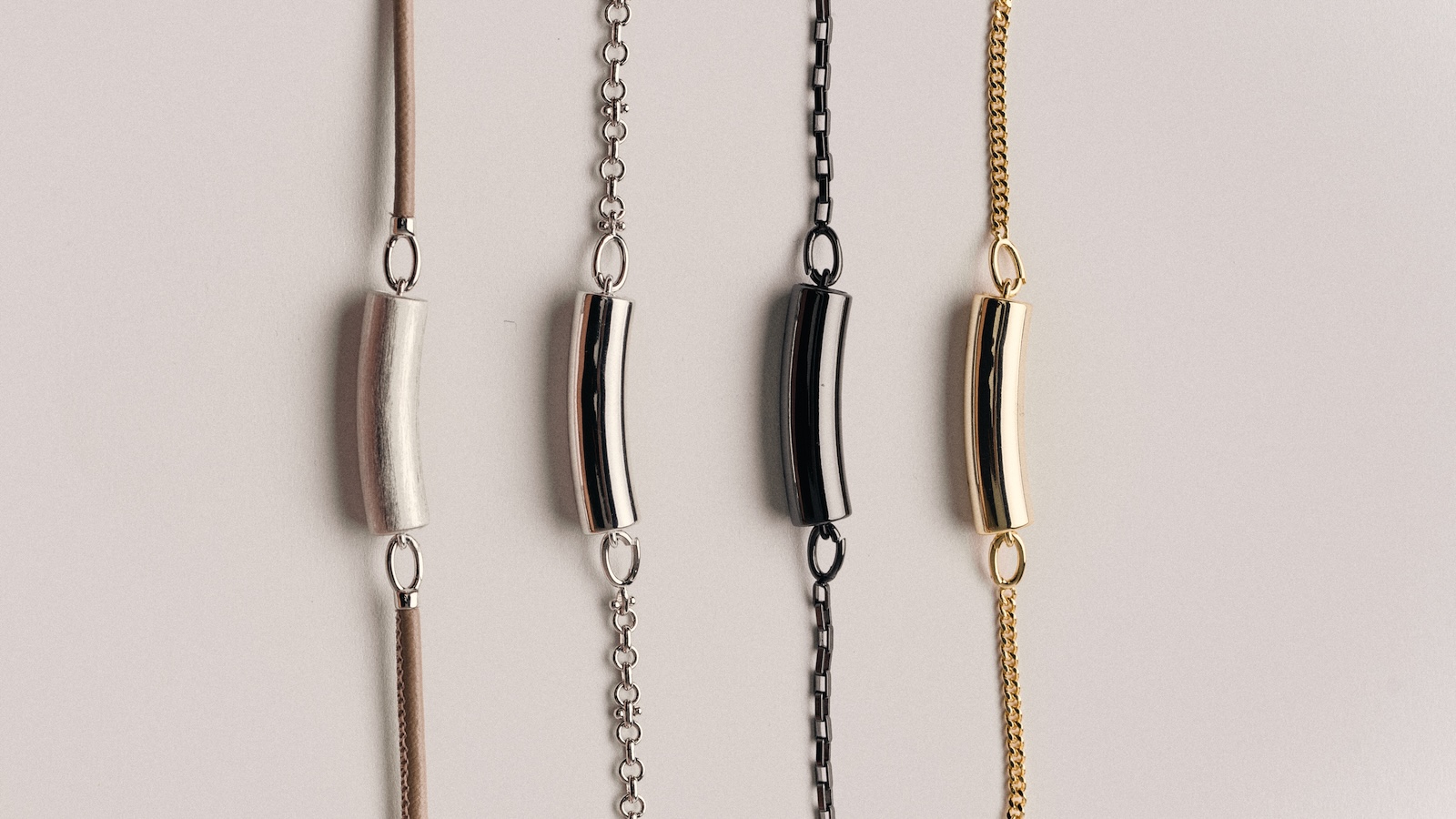 Nirva Nirva — pendant worn on the neck / wrist